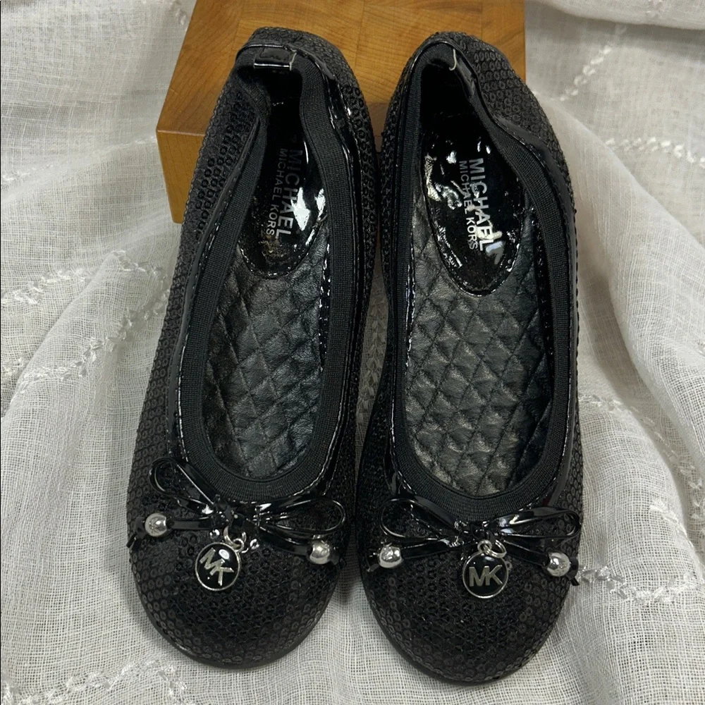Michael Kors sparkly ballet flats KORY with charms and bow stamped sz 1